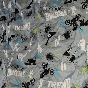 Twin comforter and pillow case